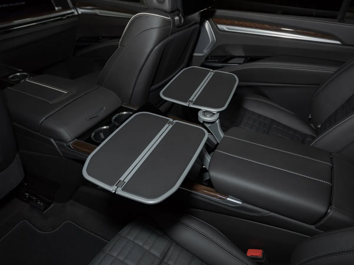 Cadillac Escalade 6.2 ESV AT AWD (420 л.с.) Sport Platinum Черный в АВИЛОН. Слайд №12