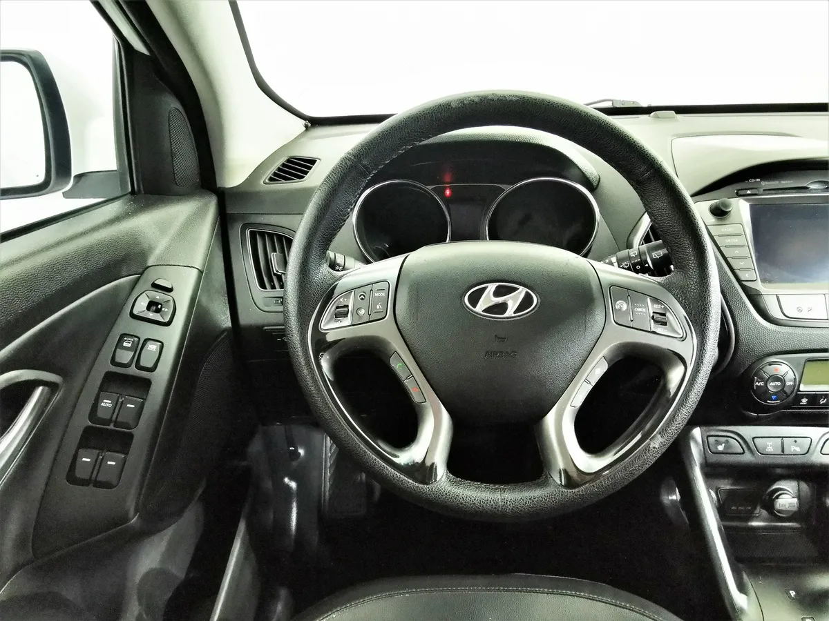 Hyundai ix35 2.0 AT 4WD (150 л.с.) Travel Белый в АВИЛОН. Слайд №19