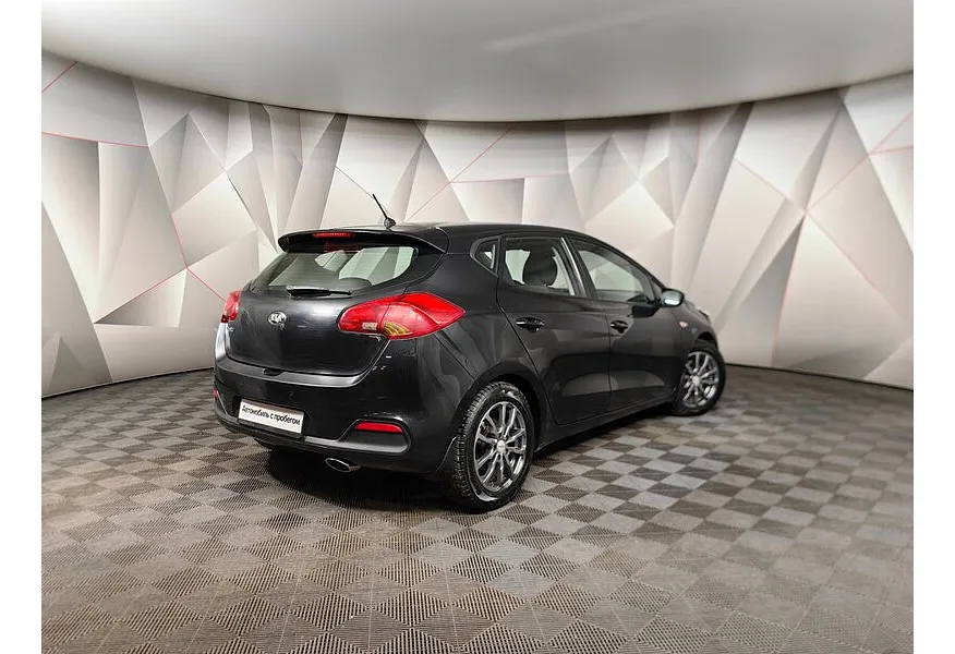 Kia Ceed 1.6 MT (130 л.с.) Comfort Черный в АВИЛОН. Слайд №2