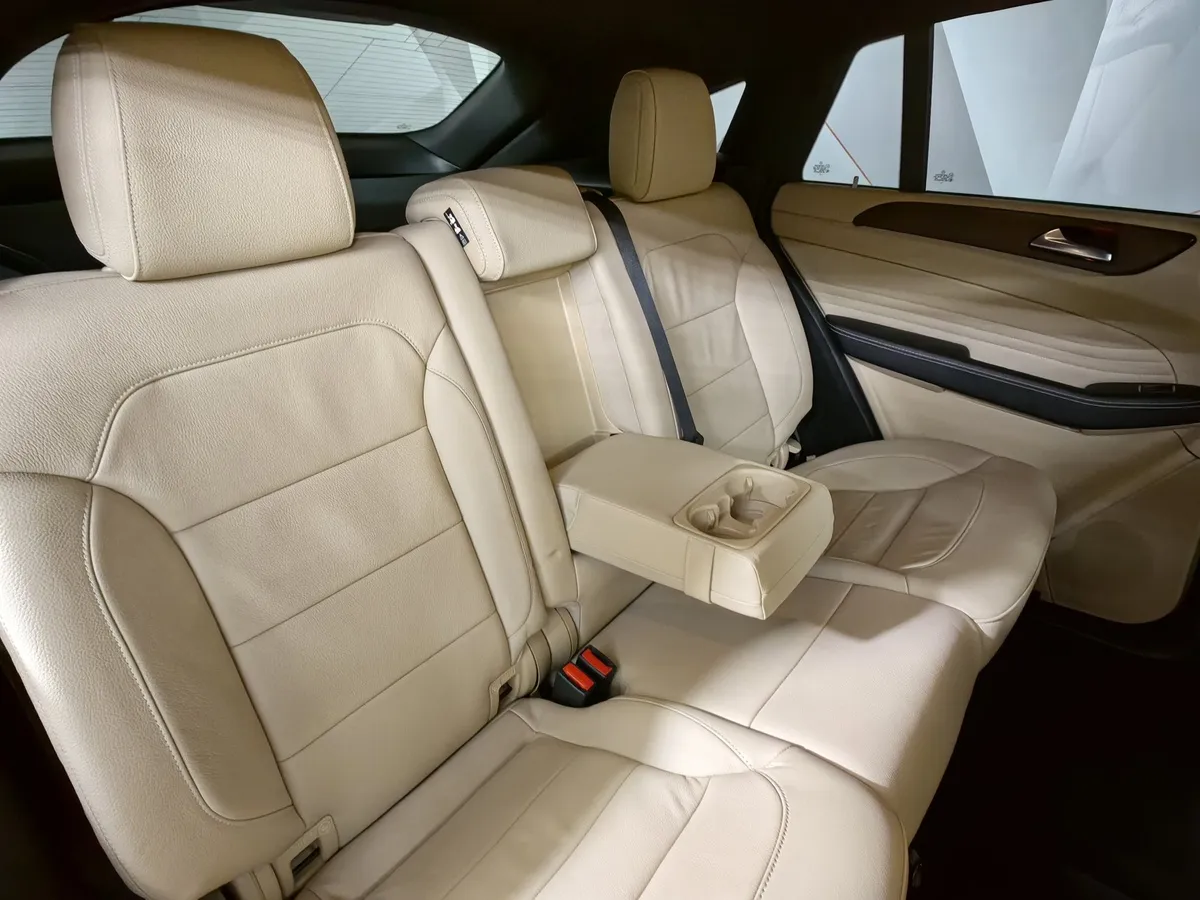 Mercedes-Benz GLE Купе 350 d 4MATIC 9G-TRONIC (249 л.с.) Особая серия Синий в АВИЛОН. Слайд №17