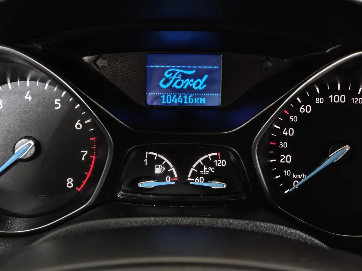 Ford Focus 1.6 PowerShift (105 л.с.) Trend Белый в АВИЛОН. Слайд №16
