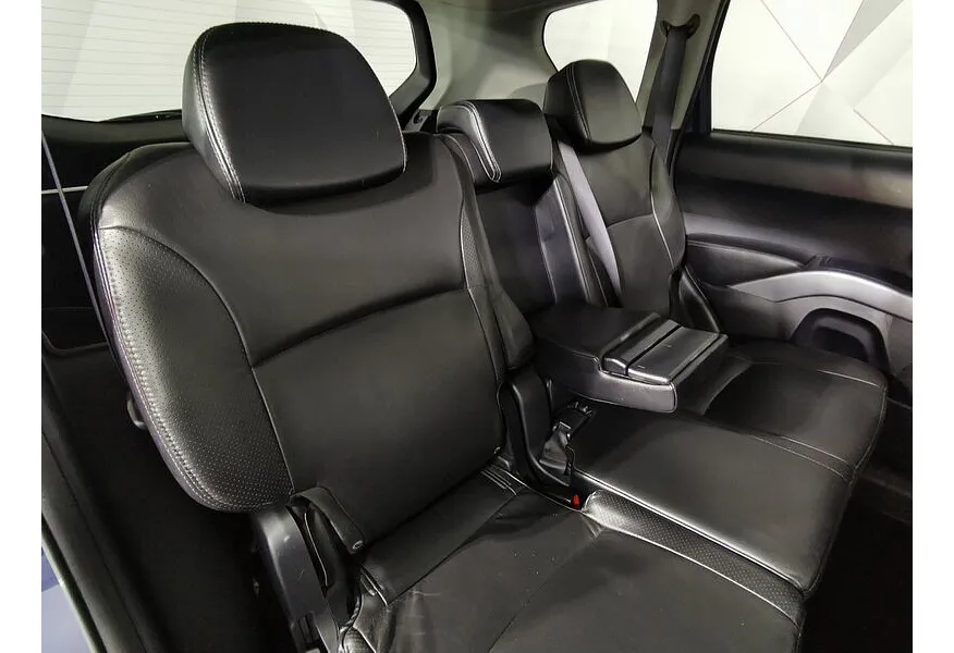 Mitsubishi Outlander 2.4 CVT 4WD (170 л.с.) Синий в АВИЛОН. Слайд №15