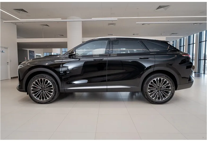 EXEED RX 2.0T DCT 4WD (197 л.с.) Urban Черный в АВИЛОН. Слайд №3