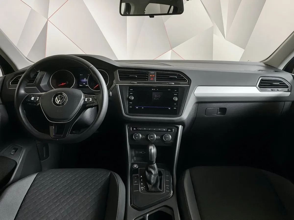Volkswagen Tiguan 1.4 TSI BlueMotion DSG (150 л.с.) Comfortline Черный в АВИЛОН. Слайд №14