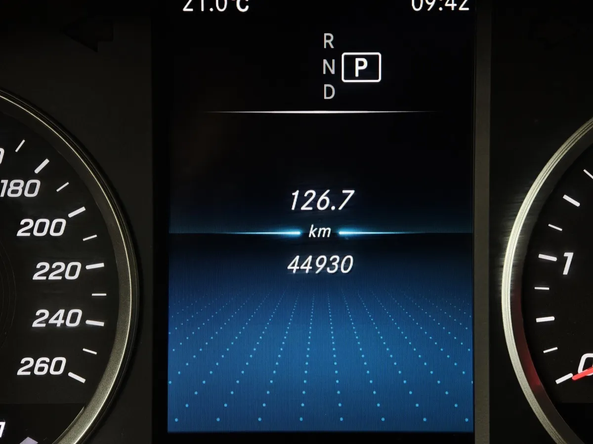 Mercedes-Benz GLC 220 d 9G-TRONIC 4MATIC (194 л.с.) Premium (Локальная сборка) Серебристый в АВИЛОН. Слайд №18