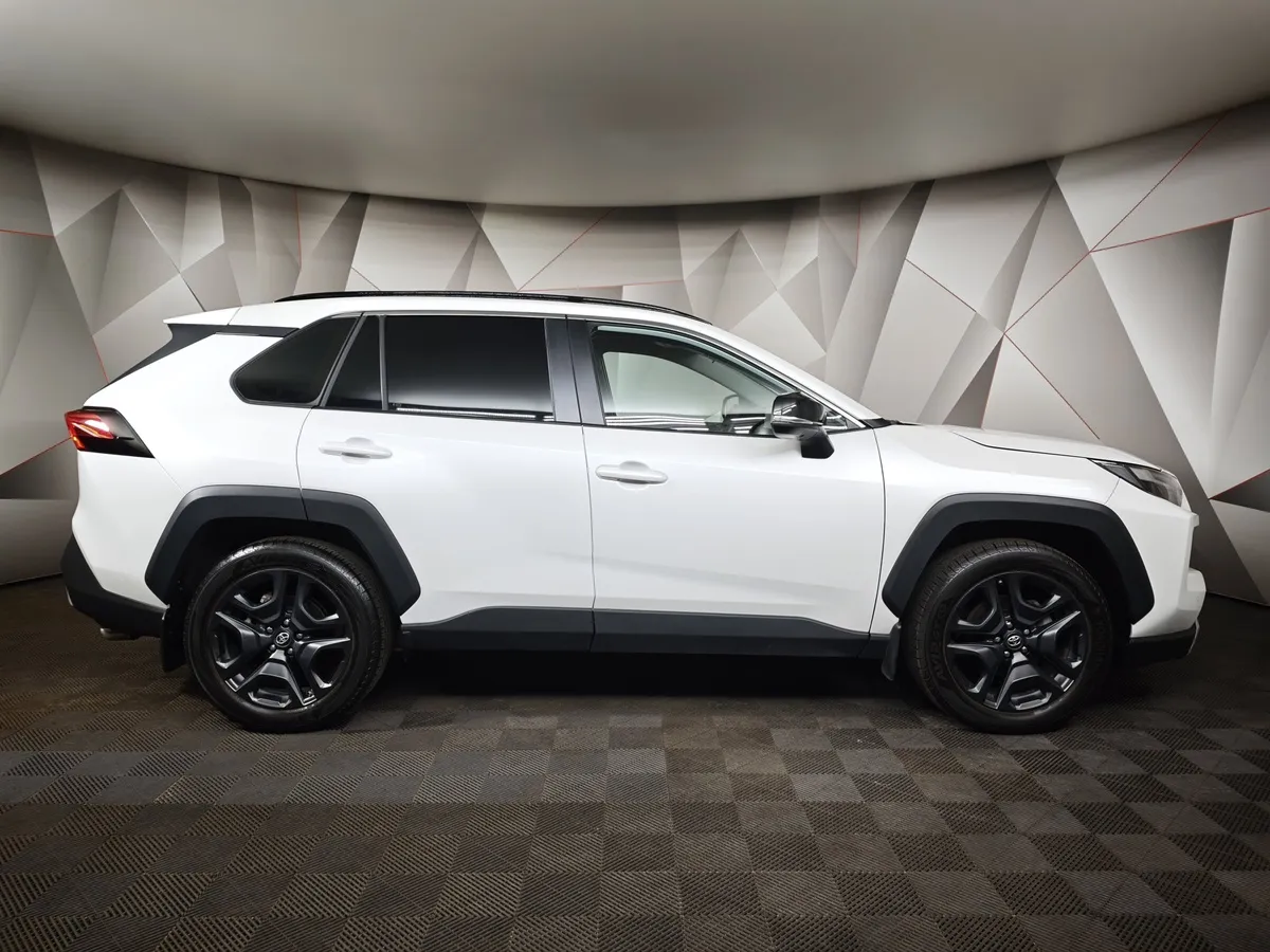 Toyota RAV4 2.0i CVT AWD (171 л.с.) Fashion Plus Белый в АВИЛОН. Слайд №6