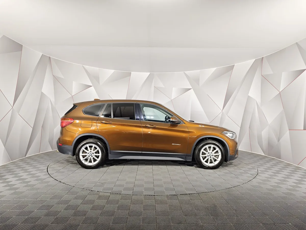 BMW X1 20d xDrive AT (190 л.с.) Advantage Коричневый в АВИЛОН. Слайд №6