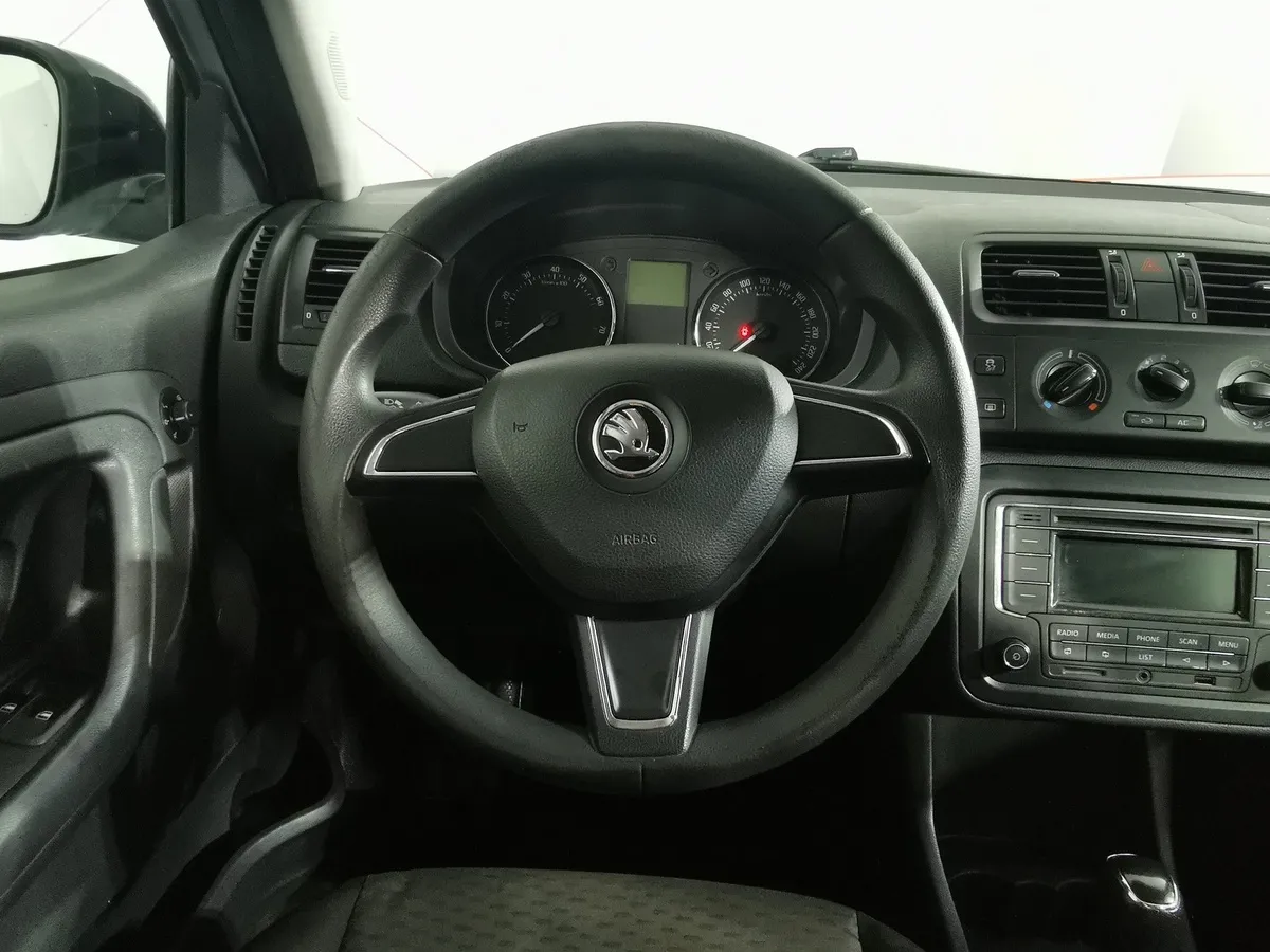 Skoda Fabia 1.6 AT (105 л.с.) Серебристый в АВИЛОН. Слайд №19