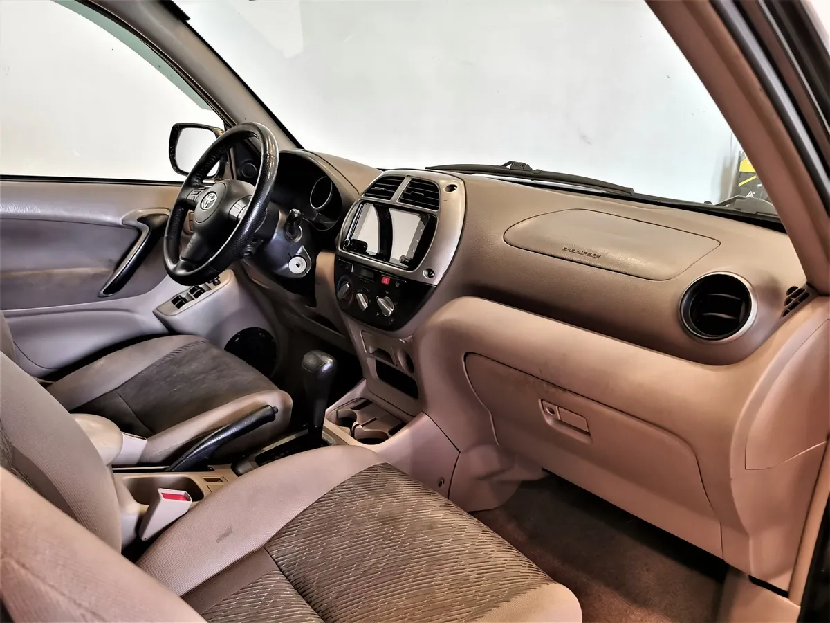 Toyota RAV4 2.0 AT AWD (150 л.с.) Черный в АВИЛОН. Слайд №11