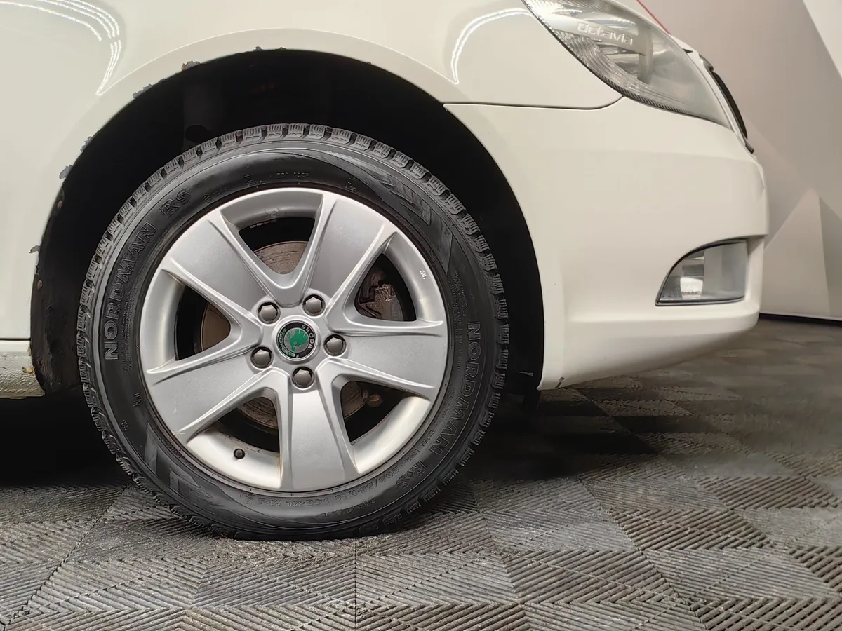 Skoda Octavia 1.8 TSI DSG (152 л.с.) Белый в АВИЛОН. Слайд №9