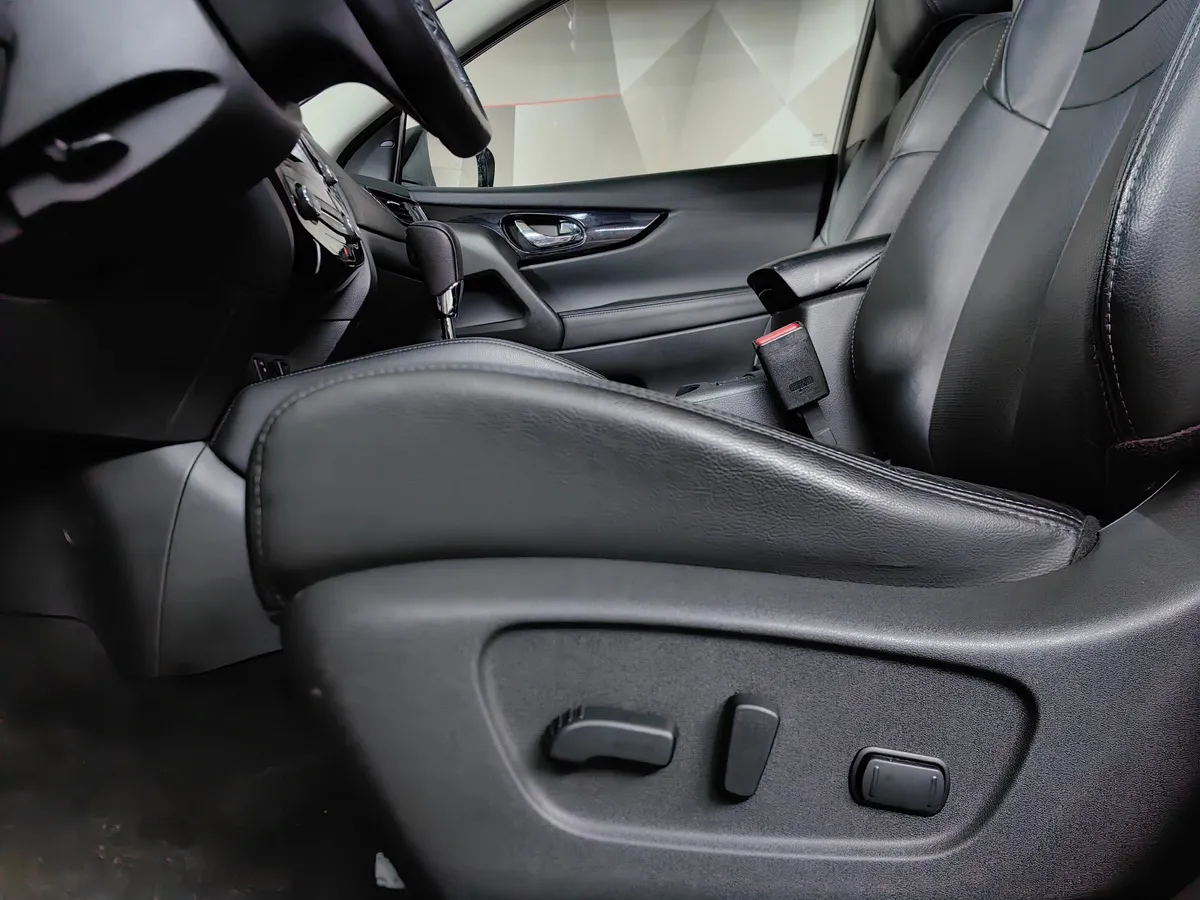 Nissan Qashqai 2.0 CVT (144 л.с.) Белый в АВИЛОН. Слайд №23