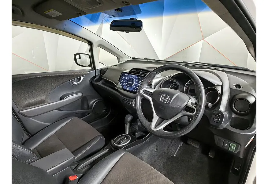 Honda Fit Shuttle 1.5 CVT (120 л.с.) Белый в АВИЛОН. Слайд №18