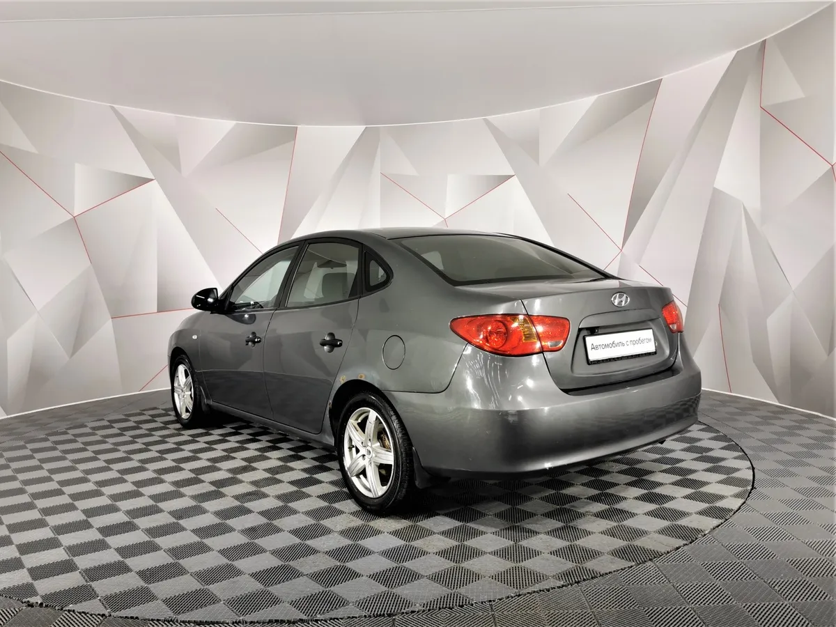 Hyundai Elantra 1.6 MT (105 л.с.) Серый в АВИЛОН. Слайд №4