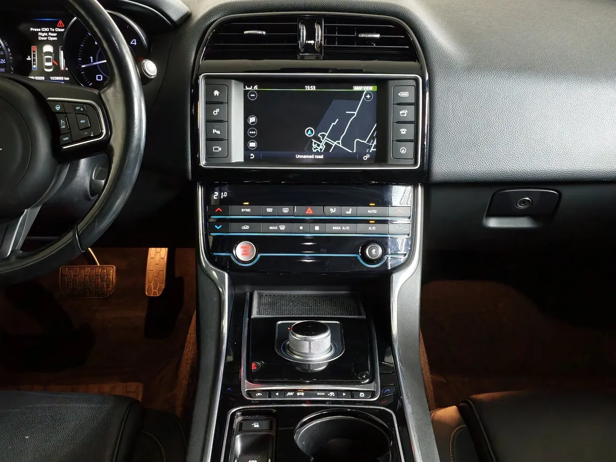 Jaguar XE 2.0 D AT (180 л.с.) Prestige Синий в АВИЛОН. Слайд №15