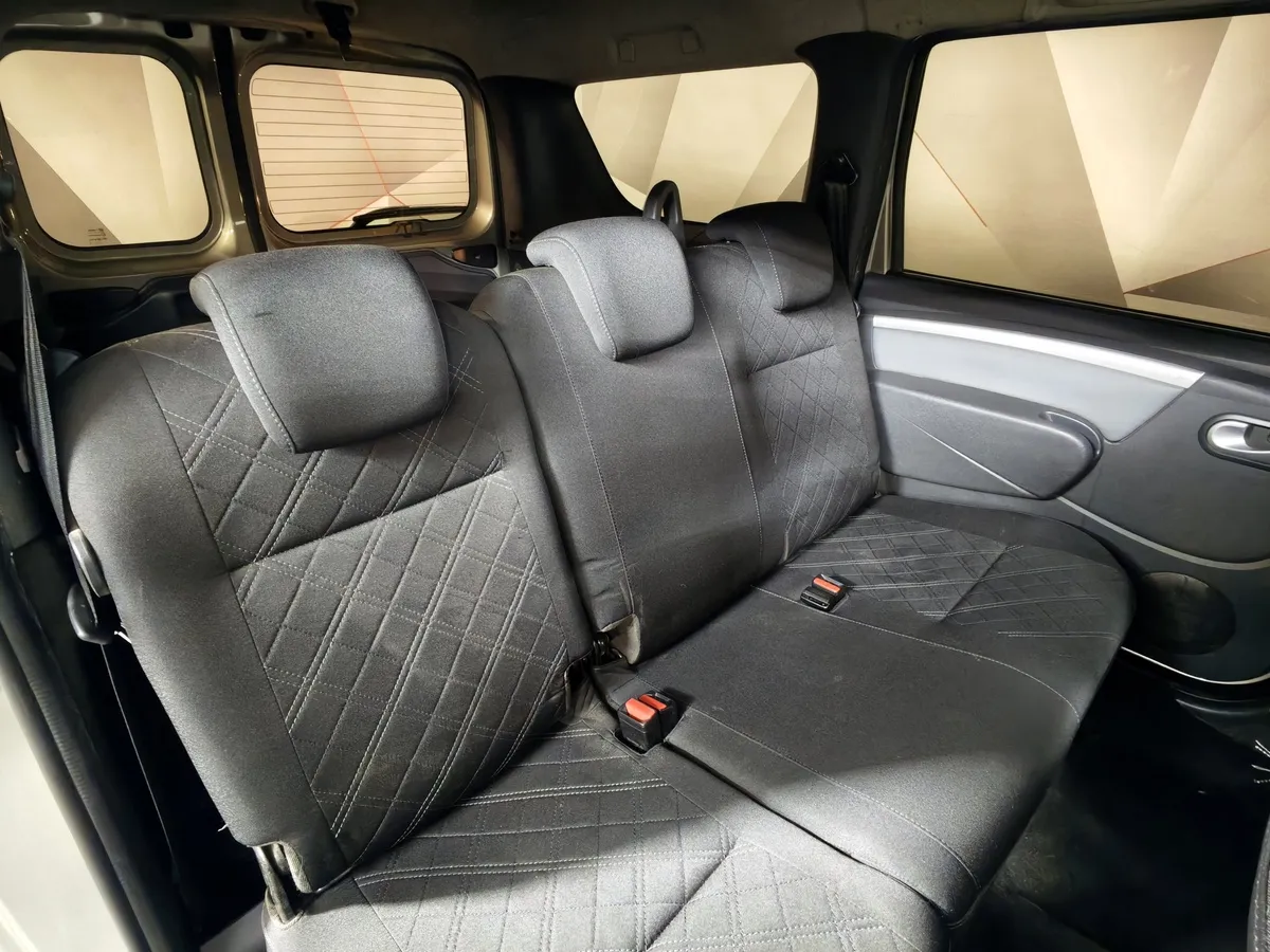 ВАЗ (Lada) Largus 1.6 MT 16 кл (5 мест) (102 л.с.) KS045-52-X00 Luxe Бежевый в АВИЛОН. Слайд №15
