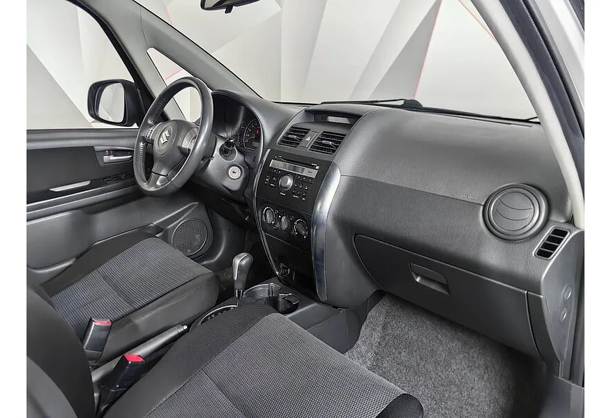 Suzuki SX4 1.6 MT (107 л.с.) Серебристый в АВИЛОН. Слайд №11