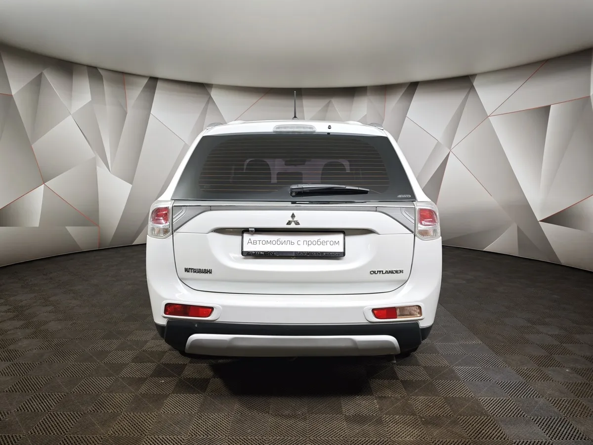Mitsubishi Outlander 2.0 CVT 4WD (146 л.с.) Белый в АВИЛОН. Слайд №8