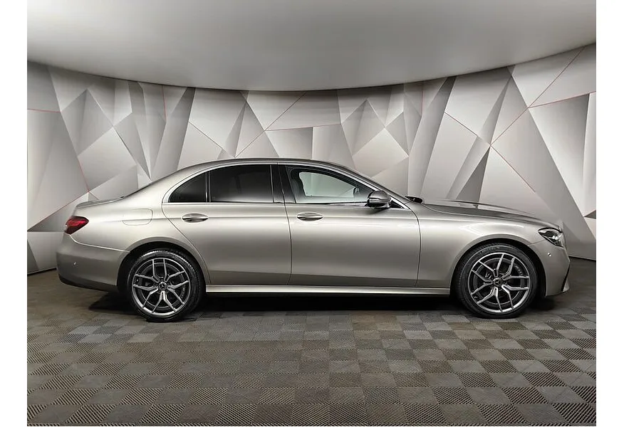 LIVE. Слайд №4