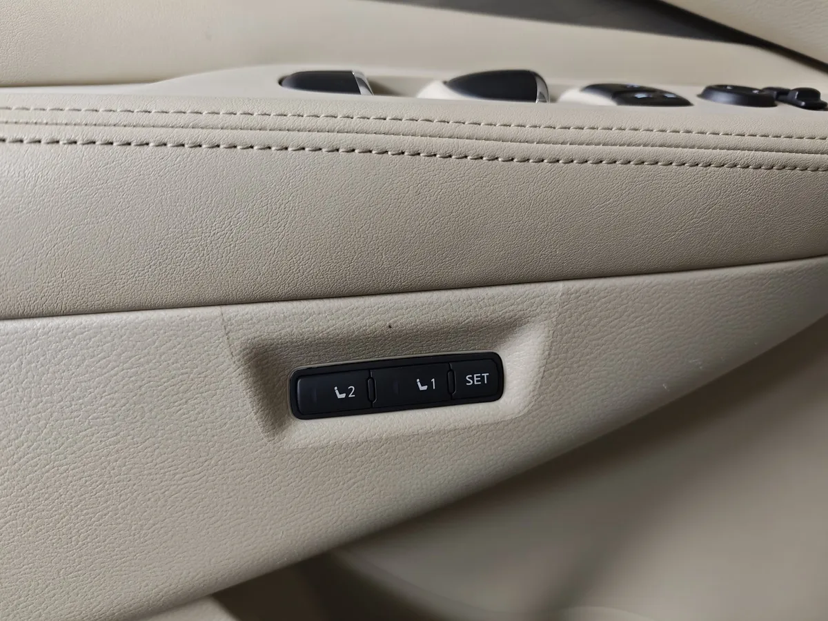 Nissan Murano 3.5 Xtronic AWD (249 л.с.) Оранжевый в АВИЛОН. Слайд №22