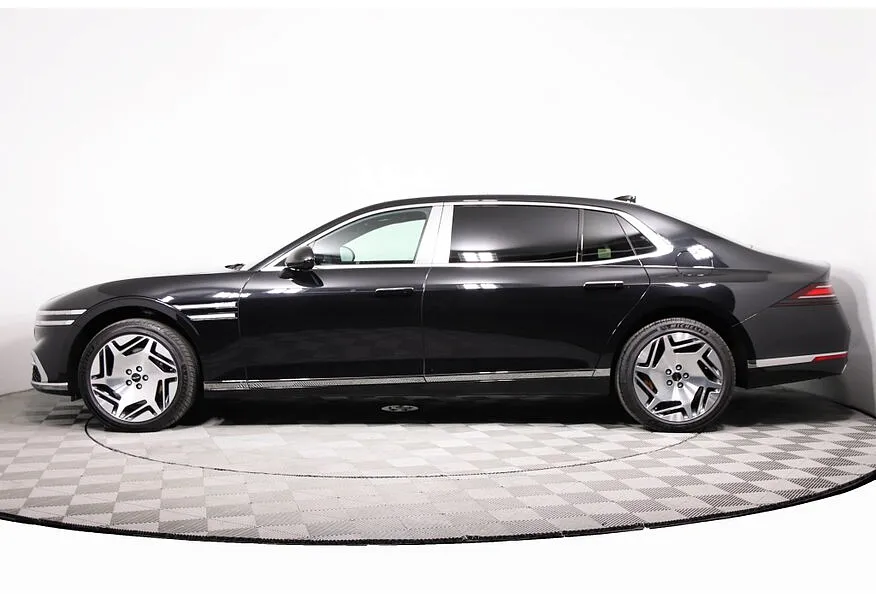 АВИЛОН - Genesis G90 Long 3.5 AT 4WD (415 л.с.) Royal Черный - slide 1