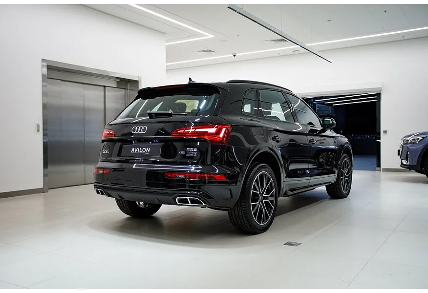 Audi Q5 L 2.0 TFSI S tronic quattro (245 л.с.) Luxury Dynamic Черный в АВИЛОН. Слайд №8