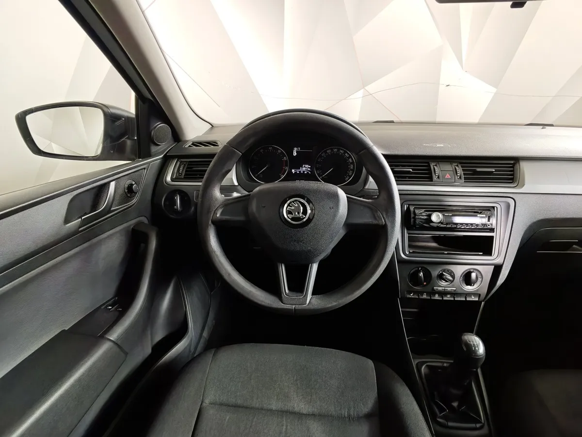Skoda Rapid 1.6 MT (90 л.с.) Белый в АВИЛОН. Слайд №20