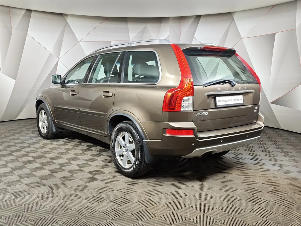 Volvo XC90 2.5 T5 Geartronic AWD (5 мест) (210 л.с.) Коричневый в АВИЛОН. Слайд №4