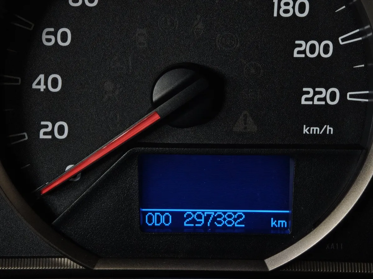 Toyota RAV4 2.0 CVT FWD (146 л.с.) Серебристый в АВИЛОН. Слайд №18