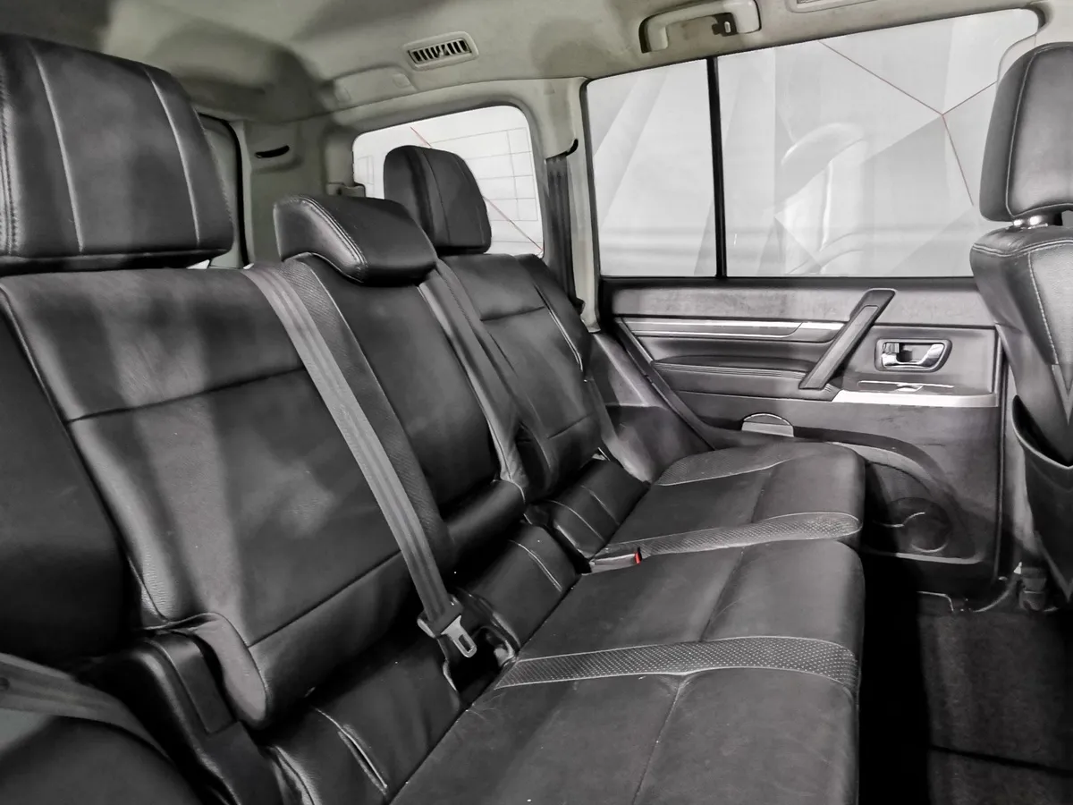 Mitsubishi Pajero 3.0 AT AWD (178 л.с.) Черный в АВИЛОН. Слайд №16