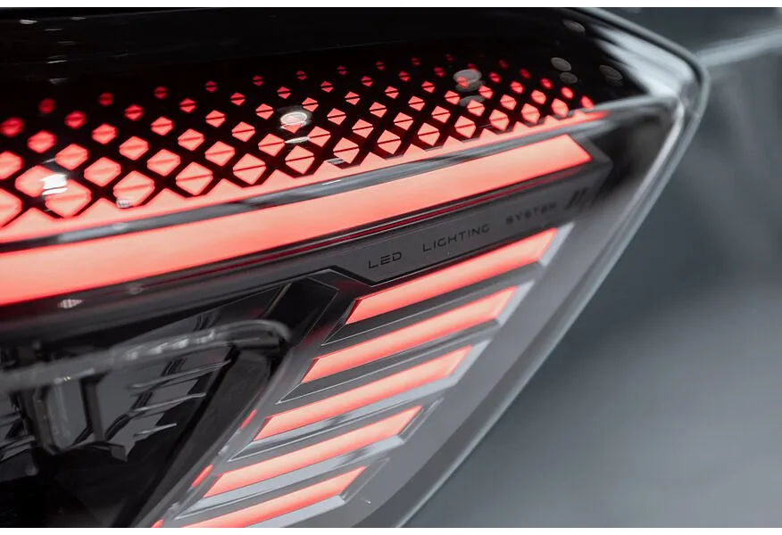 LIVE. Слайд №18