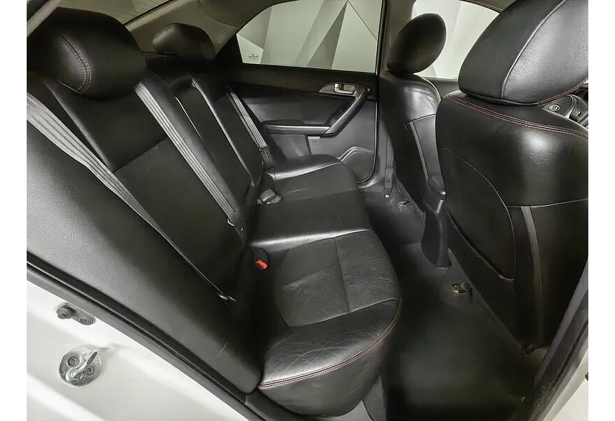 Kia Cerato 2.0 AT (150 л.с.) Белый в АВИЛОН. Слайд №13