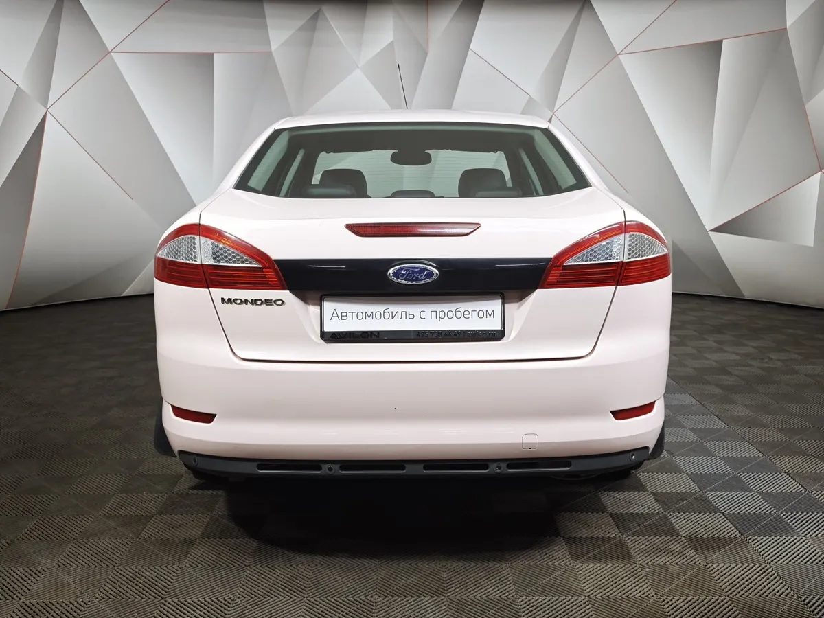 Ford Mondeo 2.3 AT (160 л.с.) Ghia Красный в АВИЛОН. Слайд №8