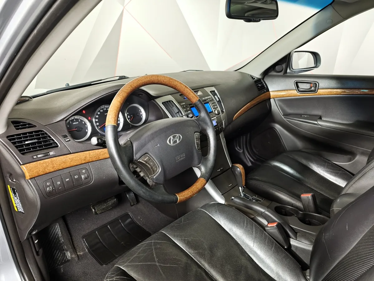 Hyundai Sonata 2.4 AT (174 л.с.) Серый в АВИЛОН. Слайд №18