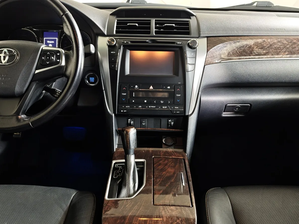 Toyota Camry 2.5 AT (181 л.с.) Черный в АВИЛОН. Слайд №14