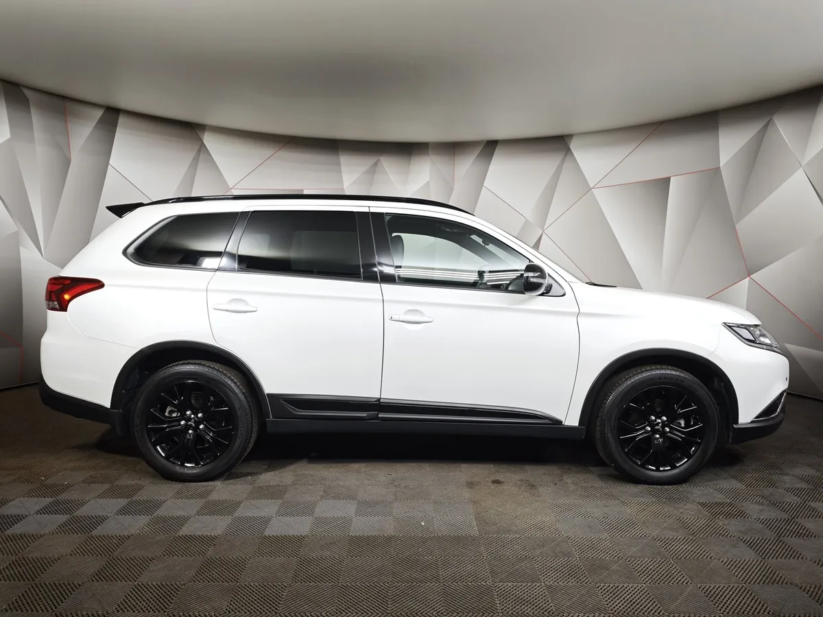 Mitsubishi Outlander 2.0 MIVEC CVT 4WD (146 л.с.) Instyle Комбинированный в АВИЛОН. Слайд №6