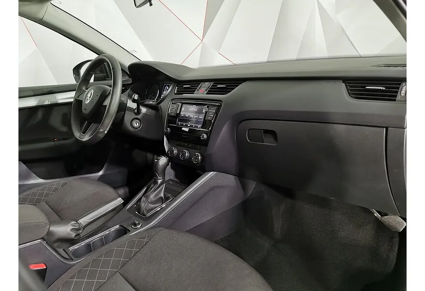 Skoda Octavia 1.6 AT (110 л.с.) Коричневый в АВИЛОН. Слайд №13