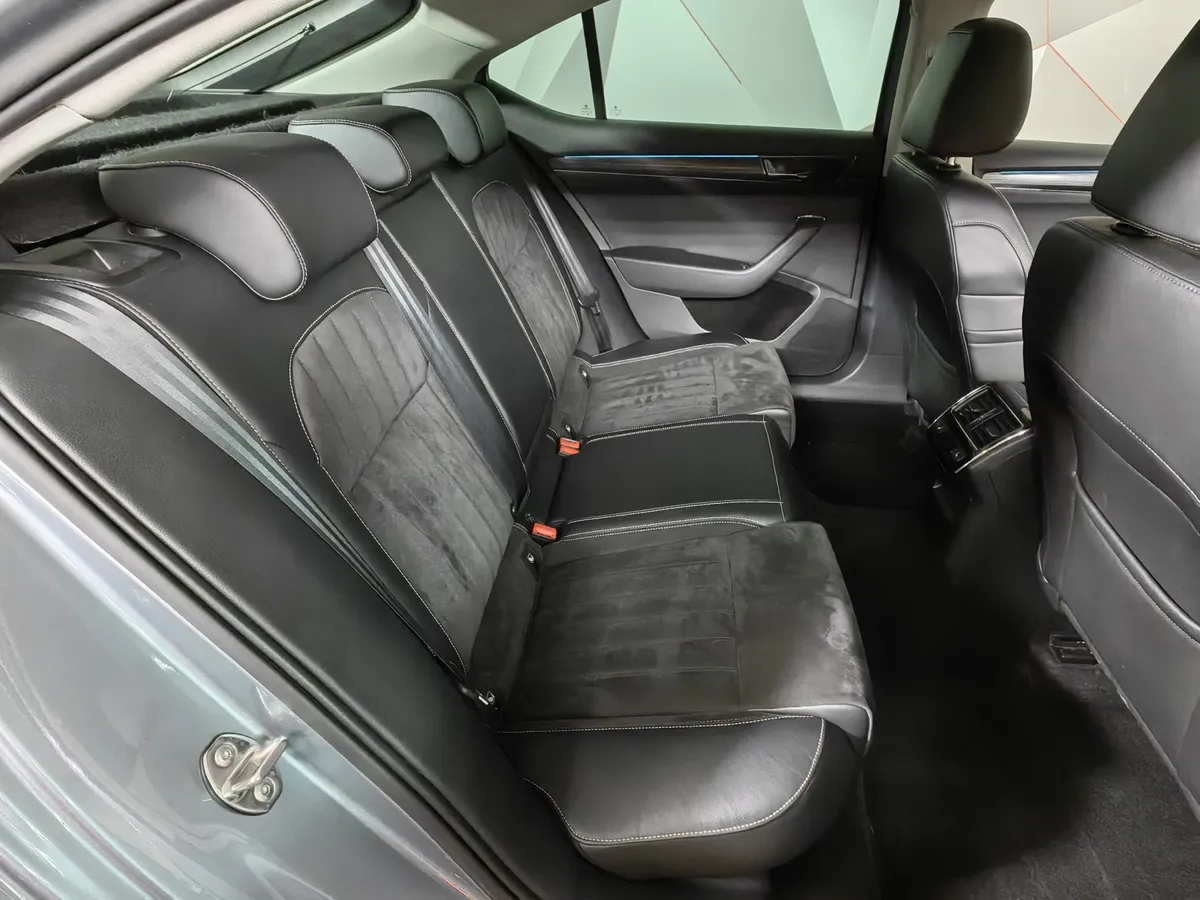 Skoda Superb 2.0 TSI DSG (190 л.с.) Серый в АВИЛОН. Слайд №15