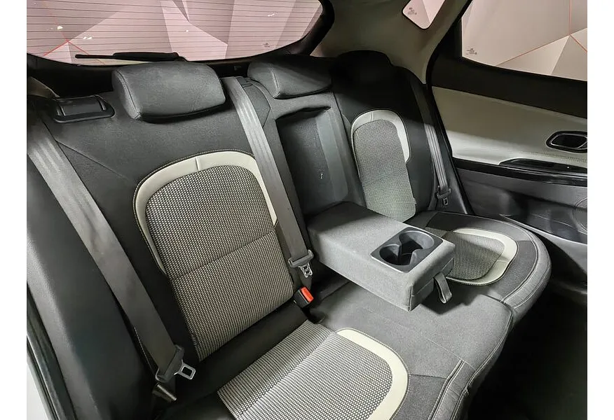 Kia Ceed 1.6 AT (129 л.с.) Серебристый в АВИЛОН. Слайд №16