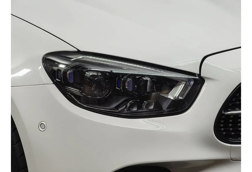 Mercedes-Benz E-Класс E 350 4MATIC 9G-TRONIC (299 л.с.) Белый в АВИЛОН. Слайд №10