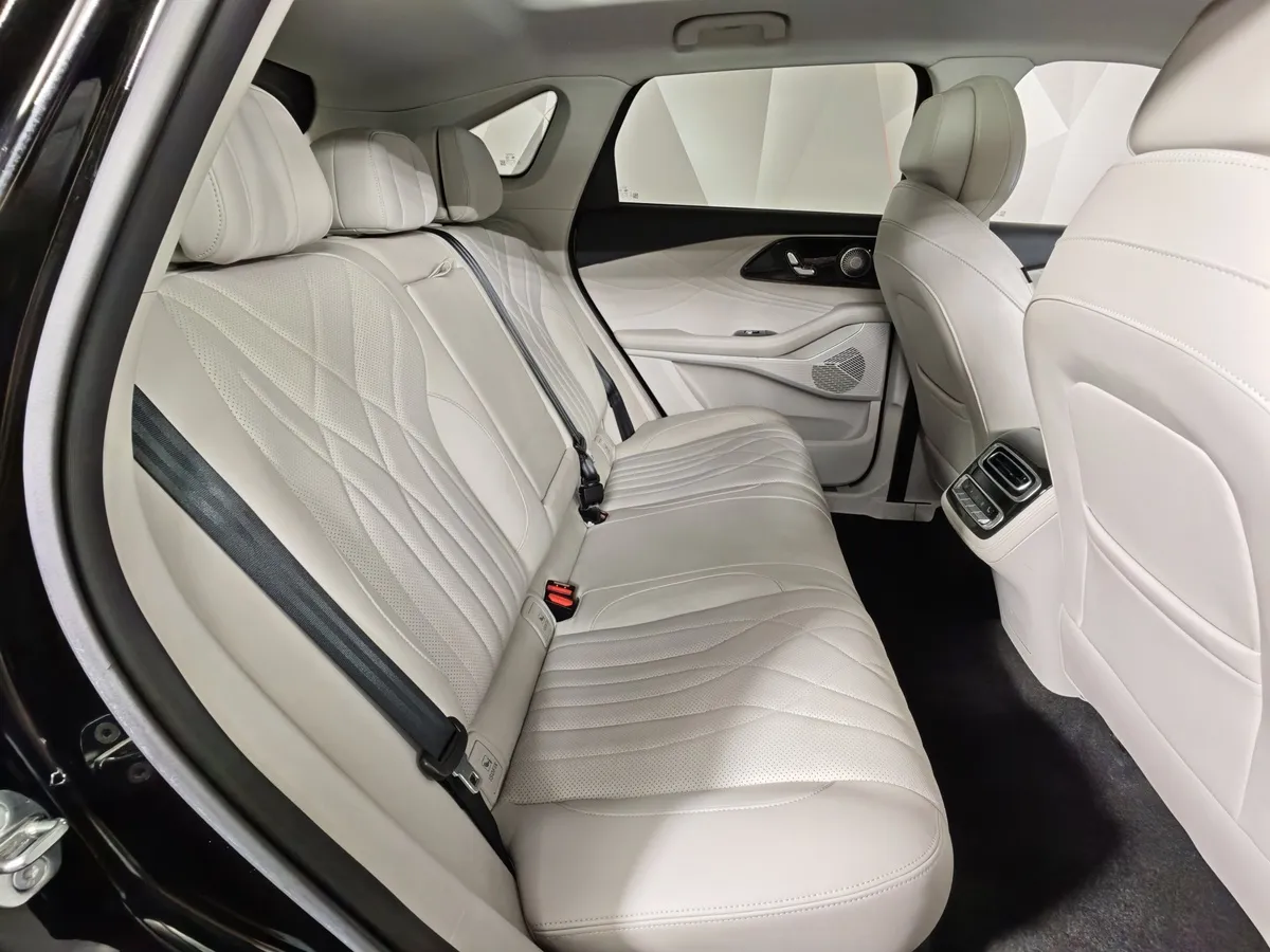EXEED RX 2.0T DCT 4WD (249 л.с.) Flagship Черный в АВИЛОН. Слайд №13