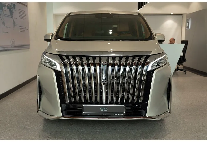 WEY 80 1.5T PHEV AT 4WD (487 л.с.) Premium Золотой в АВИЛОН. Слайд №3