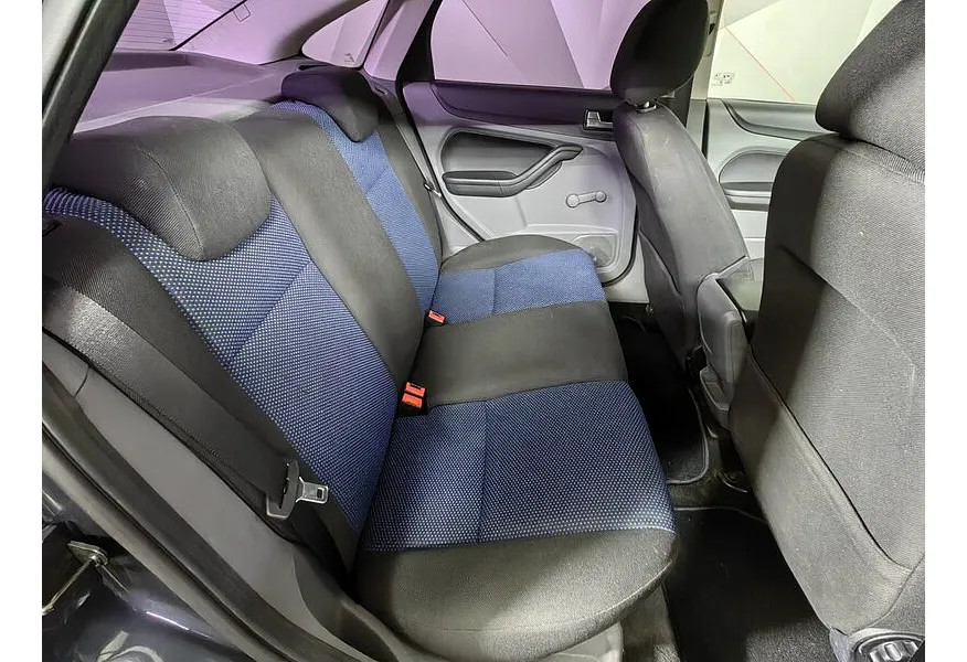 Ford Focus 1.8 MT (125 л.с.) Ghia Серый в АВИЛОН. Слайд №14