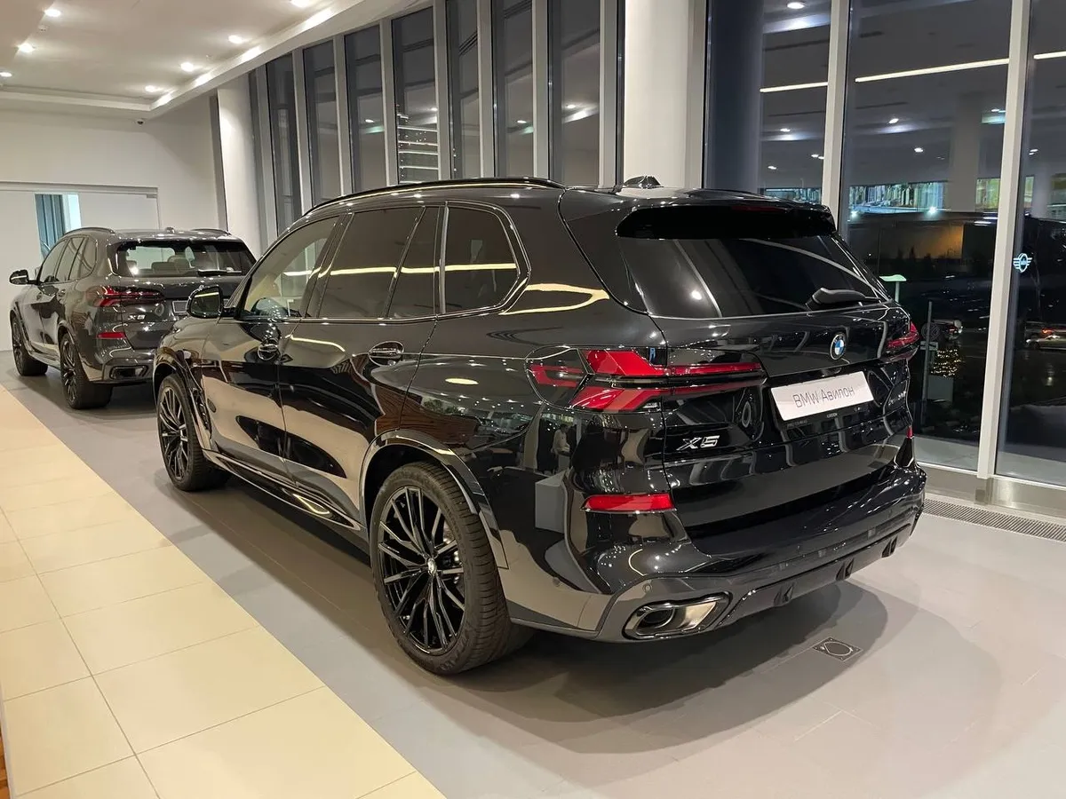 BMW X5 xDrive40d Steptronic (352 л.с.) Черный в АВИЛОН. Слайд №5