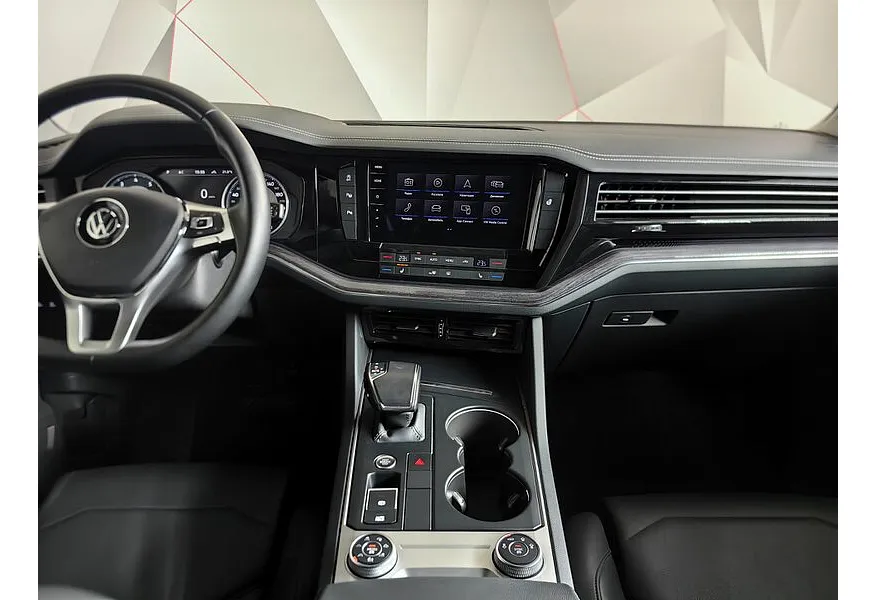 Volkswagen Touareg 2.0 TSI Tiptronic 4Motion (249 л.с.) Respect Черный в АВИЛОН. Слайд №15