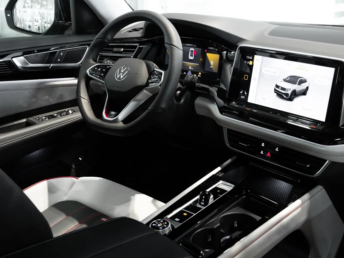 Volkswagen Teramont X 2.0 7DSG AWD (220 л.с.) Черный в АВИЛОН. Слайд №9