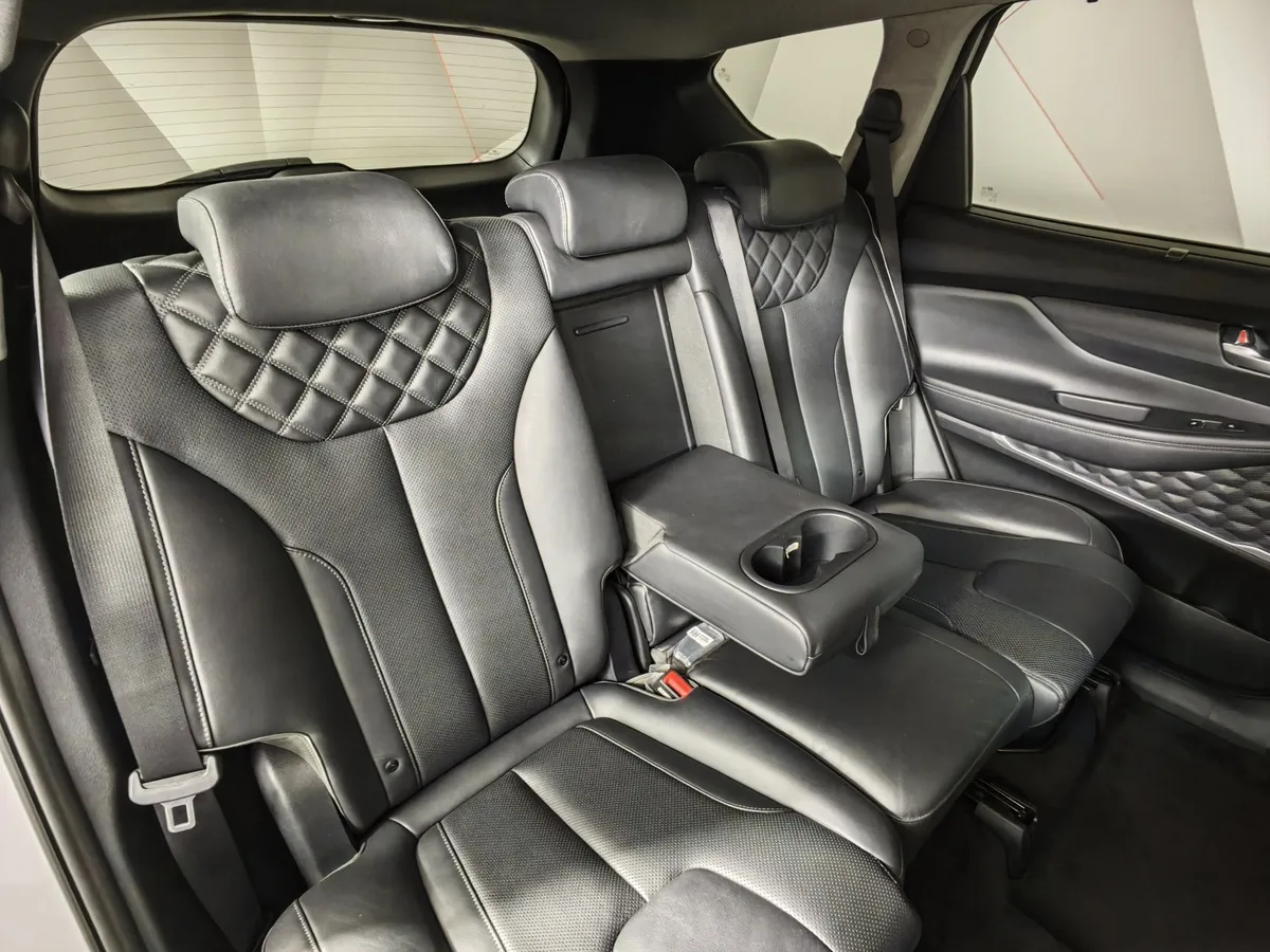 Hyundai Santa Fe 2.2 CRDi AWD 8AT (200 л.с.) Prestige Белый в АВИЛОН. Слайд №17