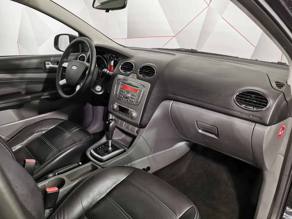 Ford Focus 2.0 AT (145 л.с.) Черный в АВИЛОН. Слайд №12