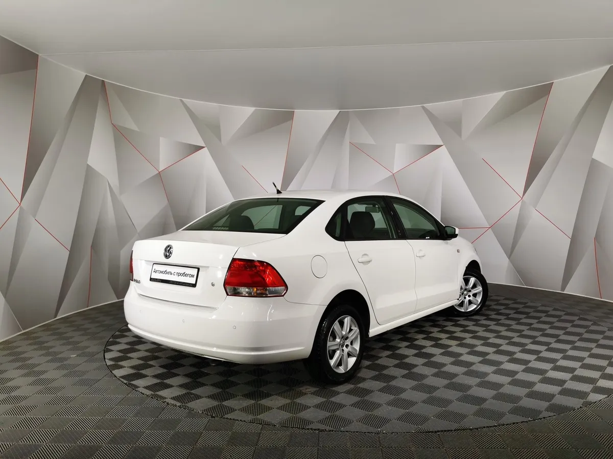 Volkswagen Polo 1.6 MT (105 л.с.) Белый в АВИЛОН. Слайд №2