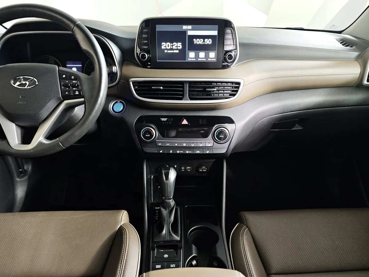Hyundai Tucson 2.0 (150 л.с.) MPi-6AT-4WD Black & Brown Черный в АВИЛОН. Слайд №15