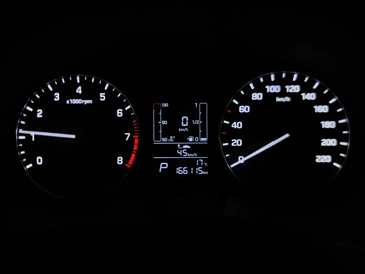 Hyundai Creta 1.6 AT AWD (121 л.с.) Active + Light + Winter Серебристый в АВИЛОН. Слайд №17